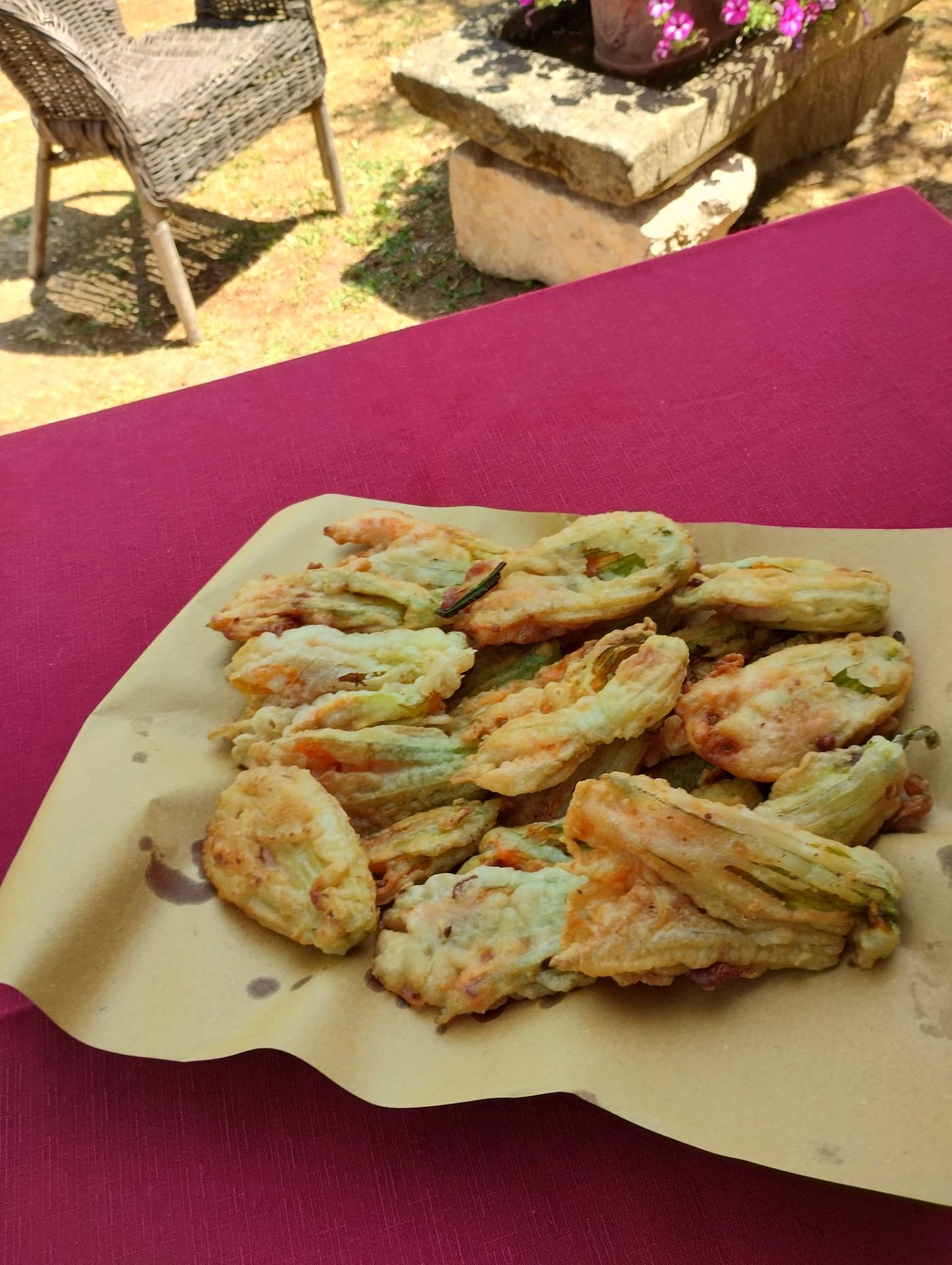 Fiori di zucca fritti ripieni